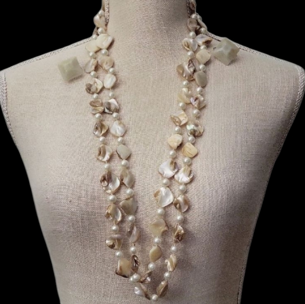 Elegant Shell Necklace and Post Earing Set